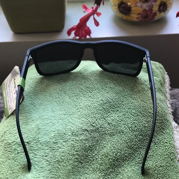 Panama Jack Famous Sunglasses - Picture 5 of 8